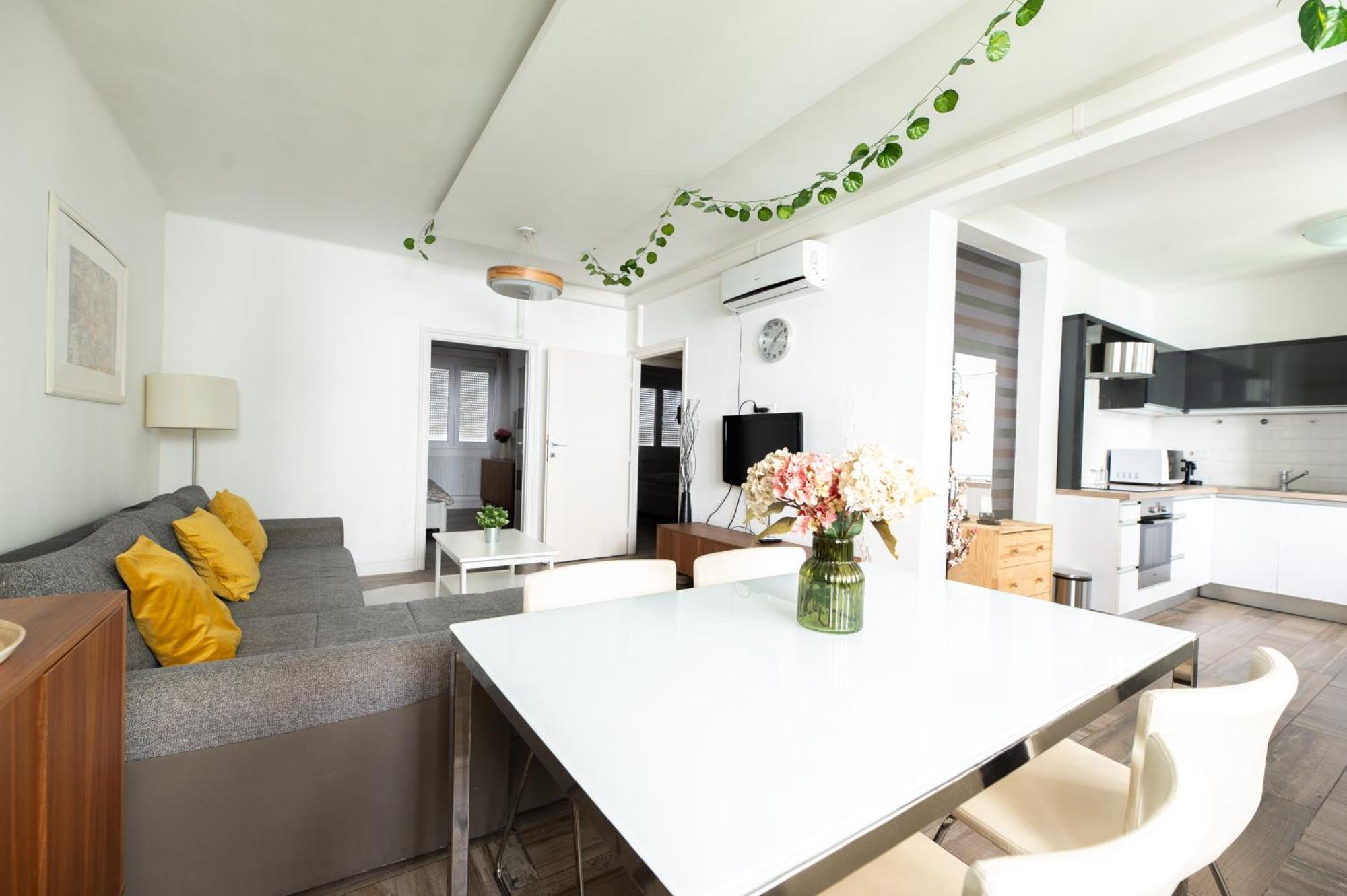 Superb Location & Chic Suite W' 2Bedroom Budapest Exterior foto